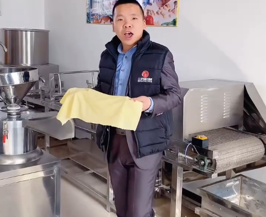 豆皮機(jī)助力創(chuàng)業(yè)路 豆皮機(jī)助力創(chuàng)業(yè)路