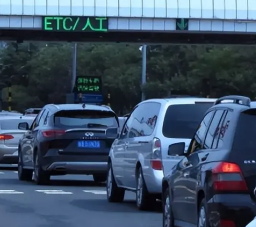 大同老鐵考察豆腐機(jī) 大同老鐵考察豆腐機(jī)